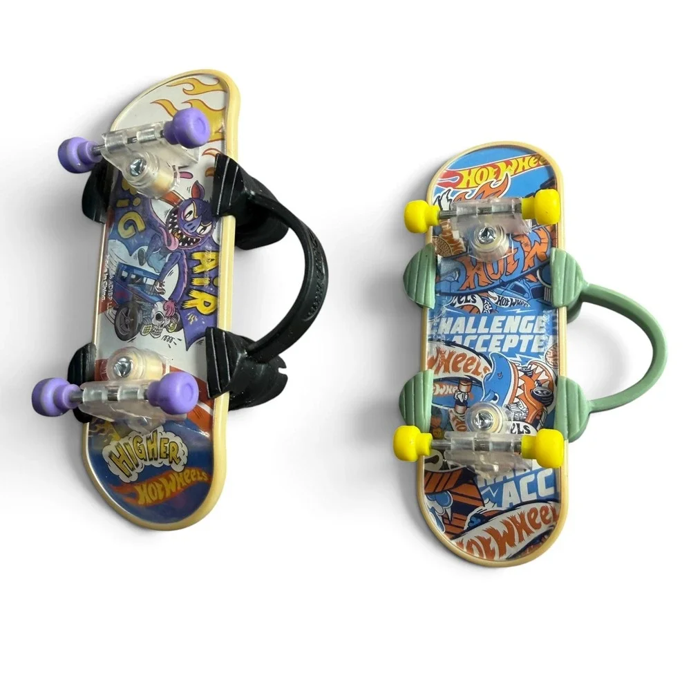 Hot Wheels Skate Fingerboard Lot of 6 Mini Skateboards with Removable Shoes